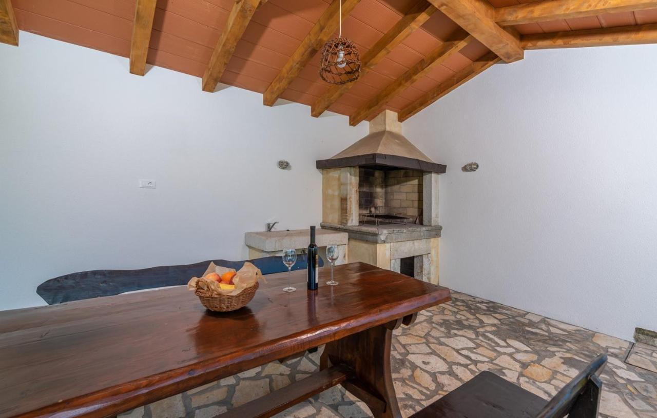Spacious Four-Bedroom Villa Marija Klostar Buitenkant foto