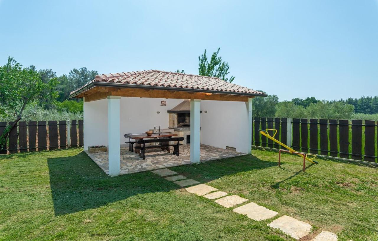 Spacious Four-Bedroom Villa Marija Klostar Buitenkant foto