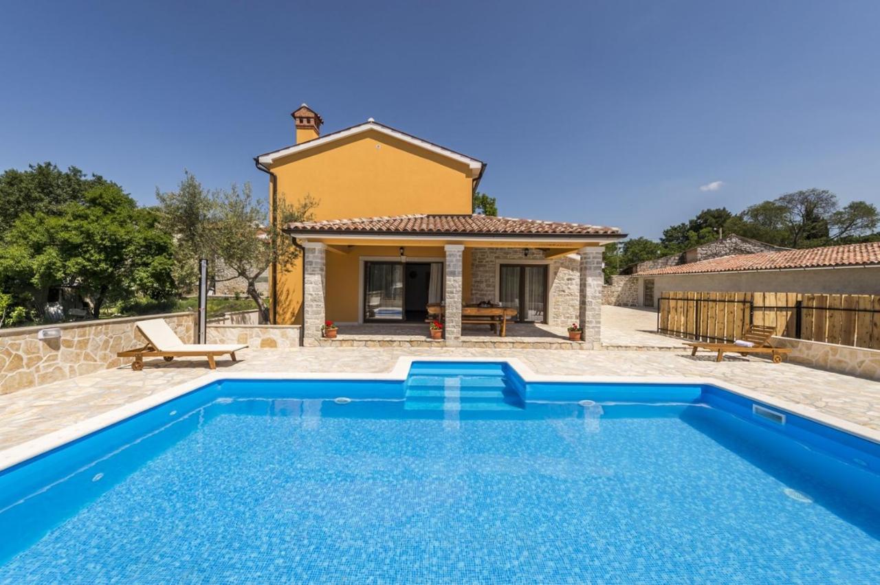 Spacious Four-Bedroom Villa Marija Klostar Buitenkant foto