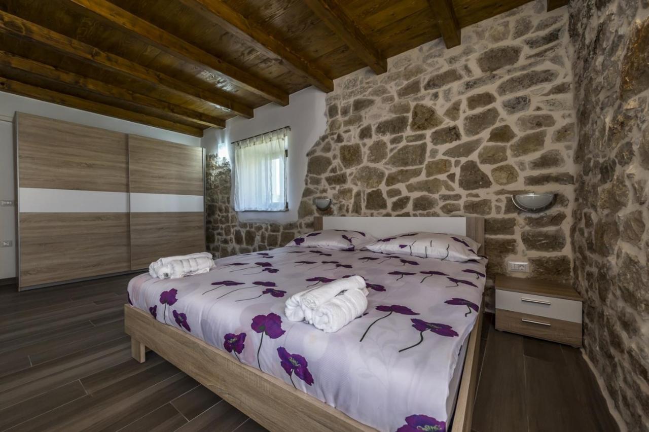 Spacious Four-Bedroom Villa Marija Klostar Buitenkant foto