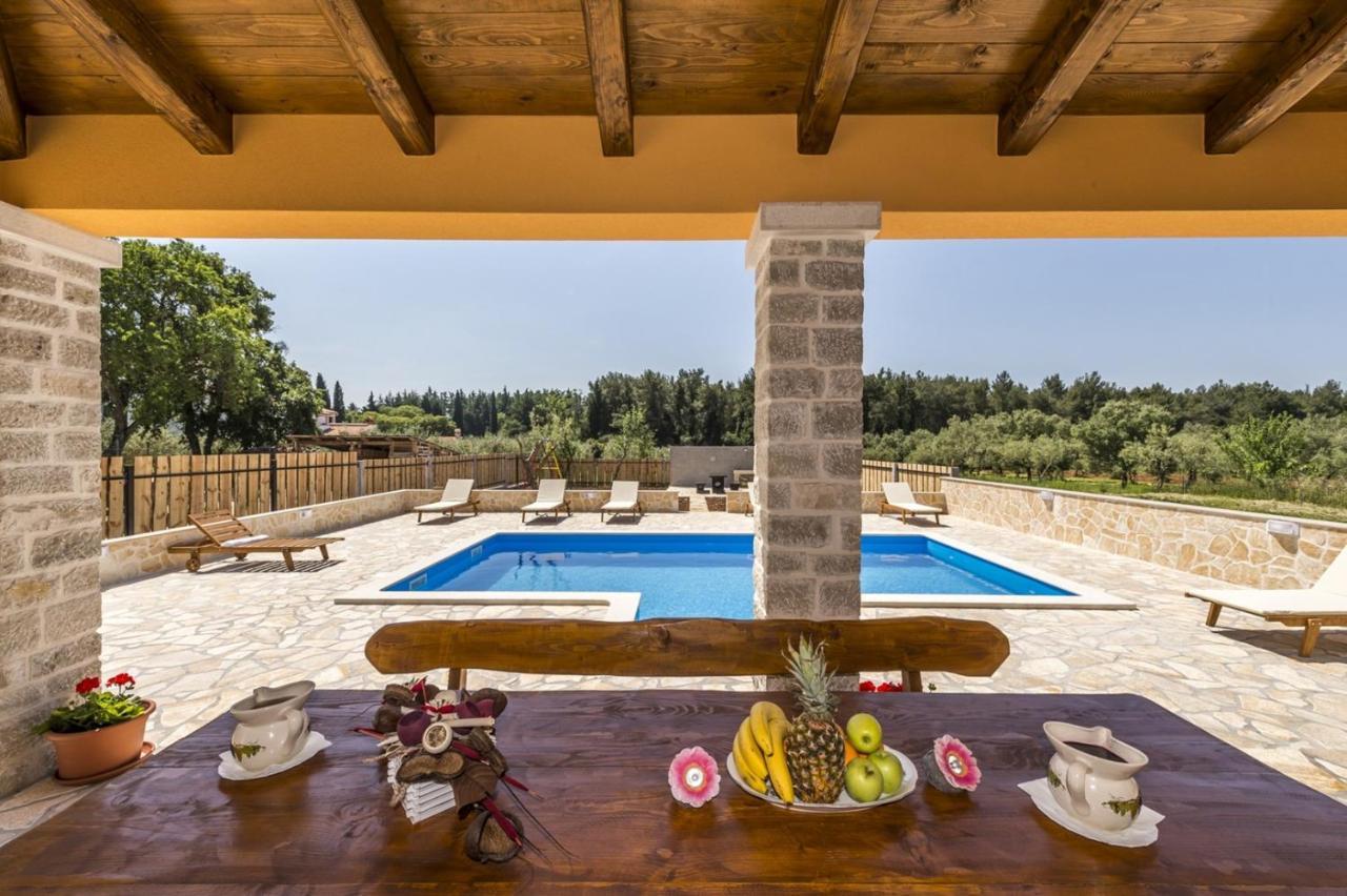 Spacious Four-Bedroom Villa Marija Klostar Buitenkant foto