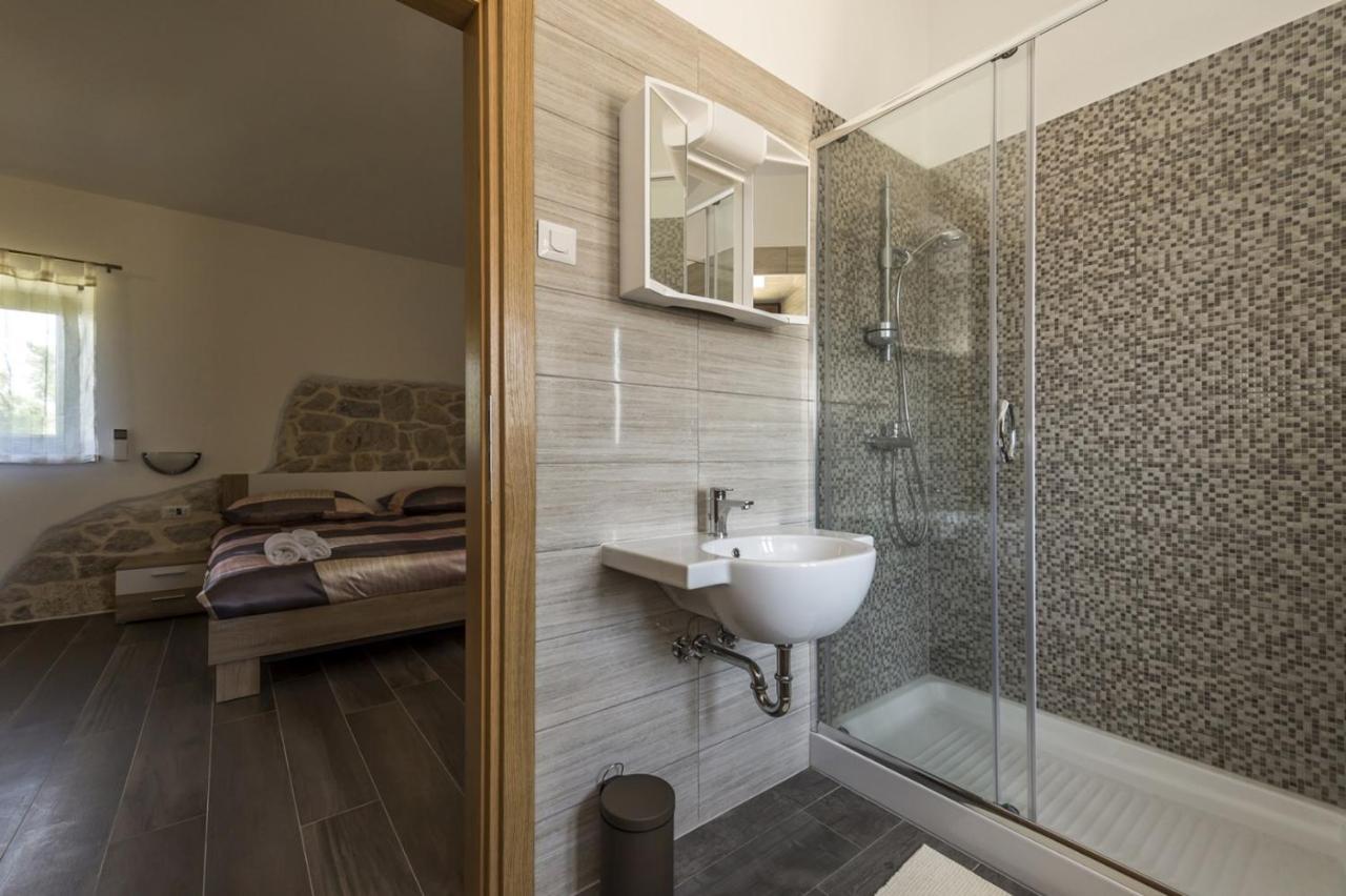 Spacious Four-Bedroom Villa Marija Klostar Buitenkant foto