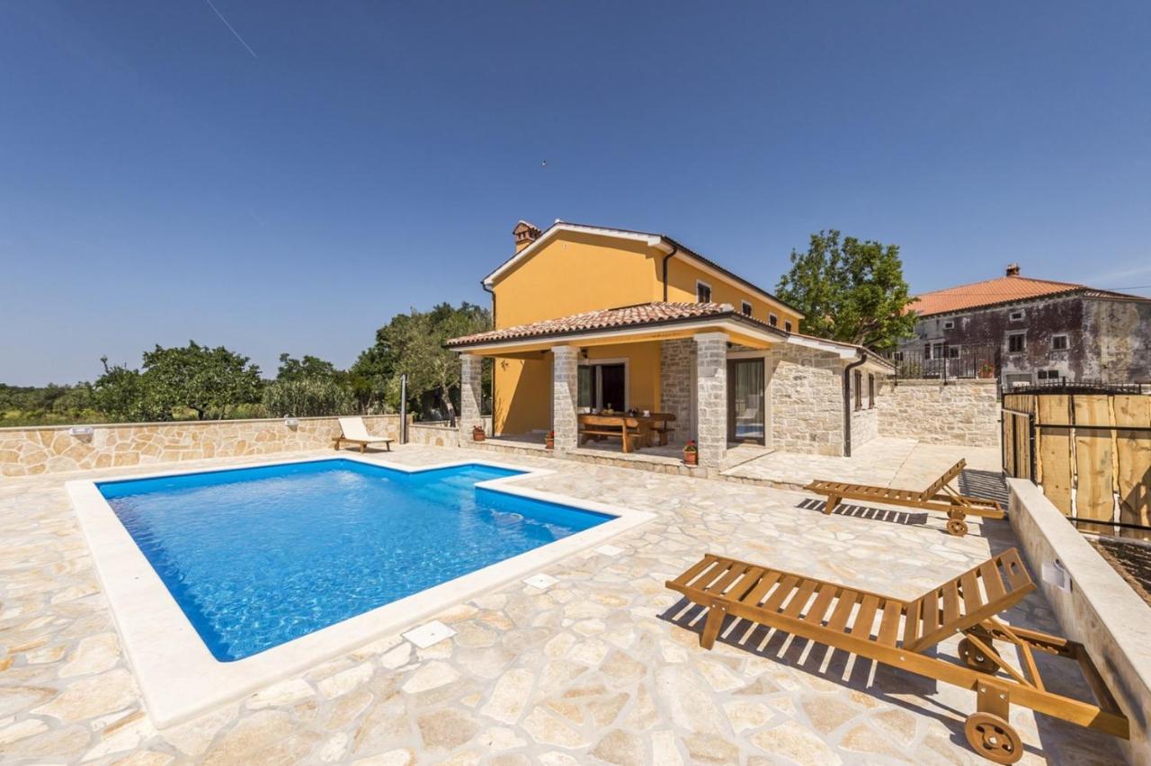 Spacious Four-Bedroom Villa Marija Klostar Buitenkant foto