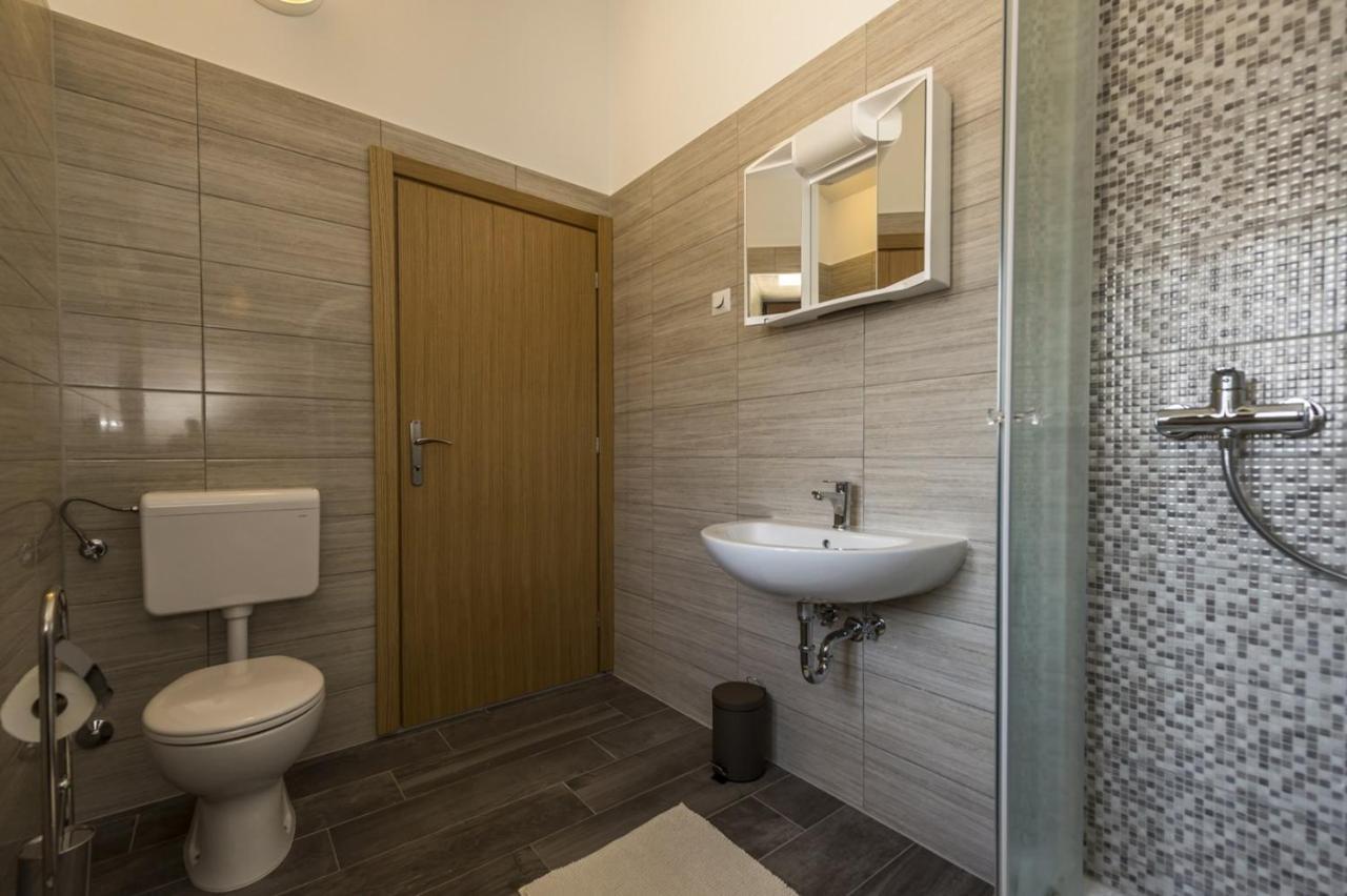 Spacious Four-Bedroom Villa Marija Klostar Buitenkant foto