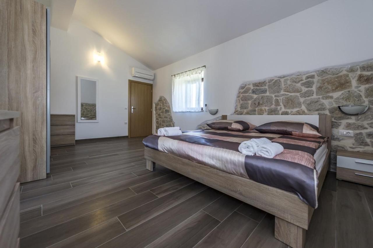 Spacious Four-Bedroom Villa Marija Klostar Buitenkant foto