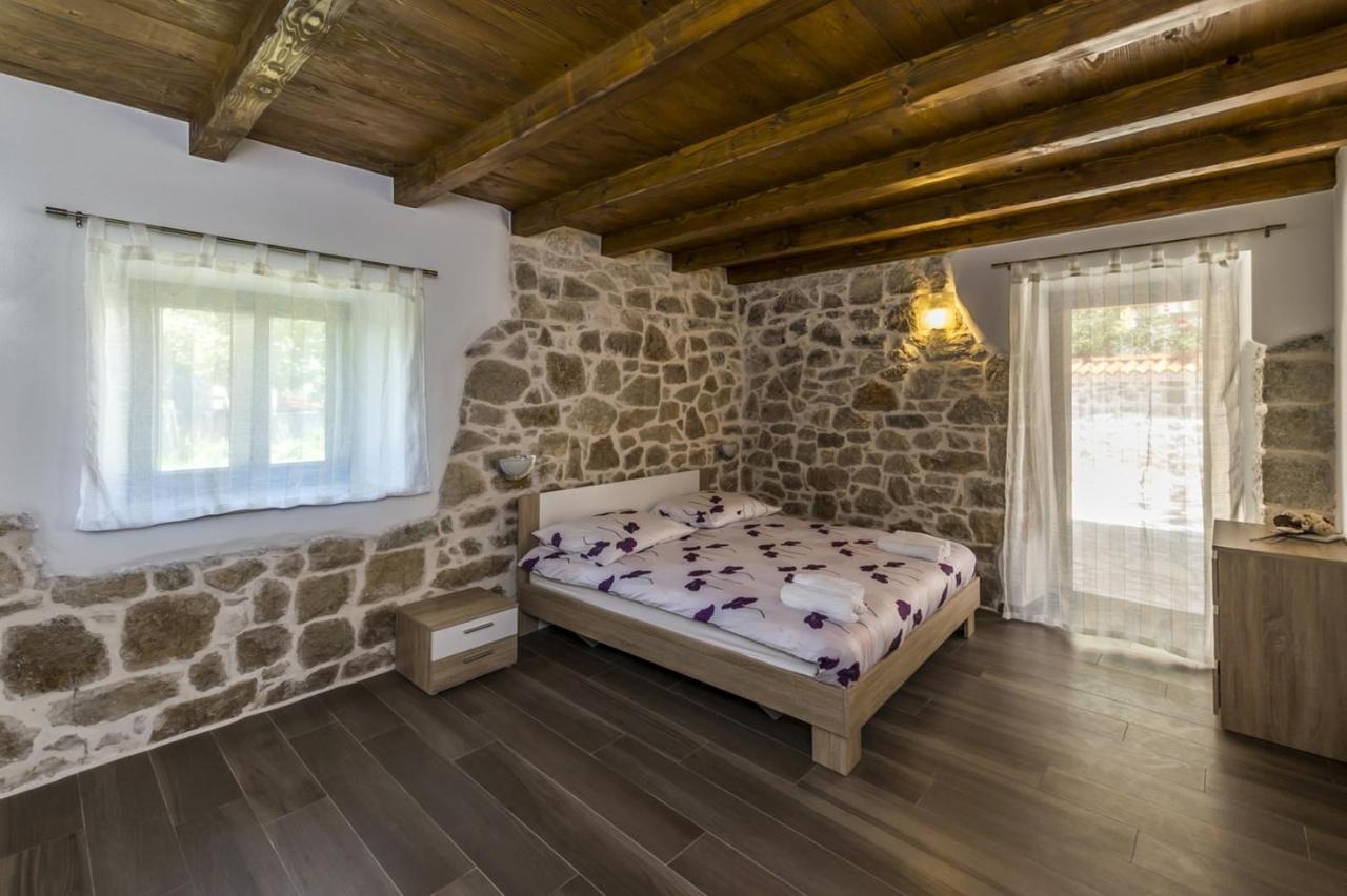 Spacious Four-Bedroom Villa Marija Klostar Buitenkant foto