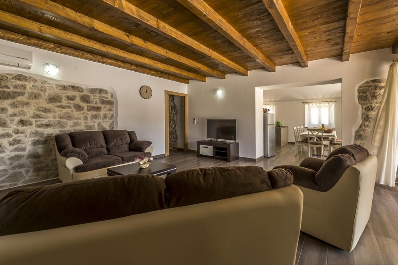 Spacious Four-Bedroom Villa Marija Klostar Buitenkant foto